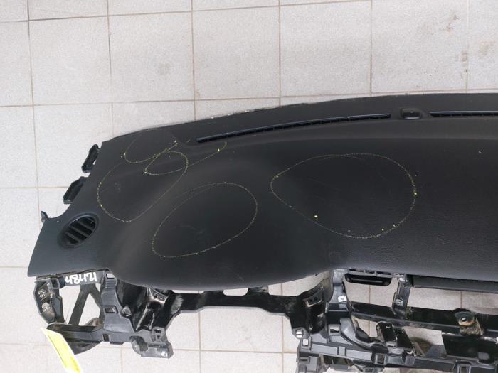 Panel z Kia Stonic (YB) 1.0i T-GDi 12V 2019