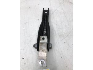 Engine mount from a Skoda Superb (3V3) 2.0 TDI 2018