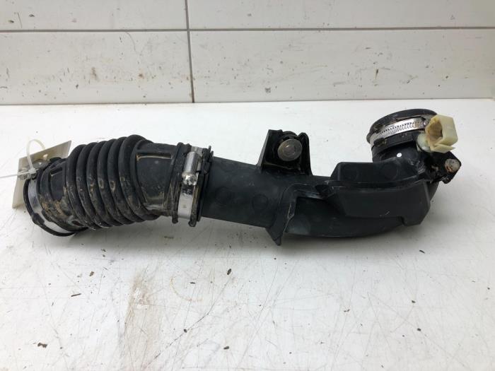 Air intake hose from a Nissan Micra (K14) 1.0 IG-T 100 2019