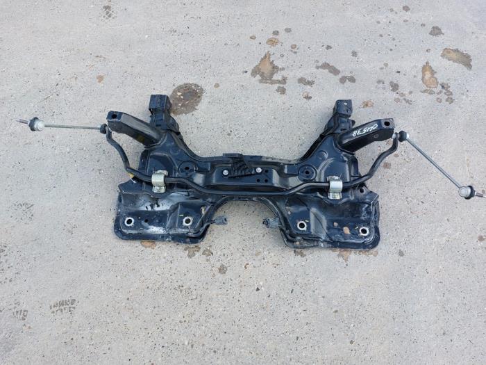 Usados Subchasis Opel Corsa E 1.4 16V Precio € 131,25 Norma de margen ofrecido por Wessel Parts & Service B.V.