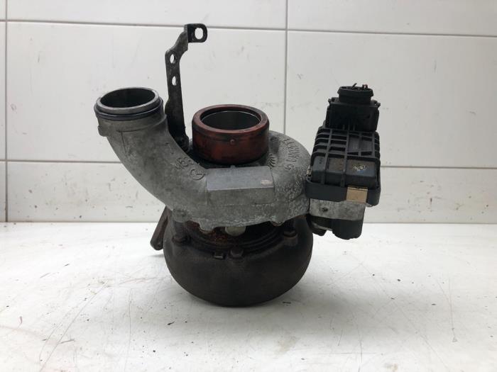 Używane Turbo Mercedes E Combi (S211) 3.0 E-280 CDI V6 24V Cena € 366,45 Procedura marży oferowane przez Wessel Parts & Service B.V.