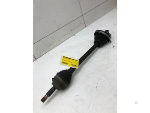 Used Front drive shaft, left Renault Clio II (BB/CB) 1.2 Price € 59,00 Margin scheme offered by Autobedrijf G.H. Wessel B.V.