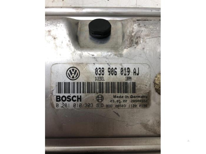 Ordenador de gestión de motor de un Volkswagen Passat Variant (3B5) 1.9 TDI 115 2000