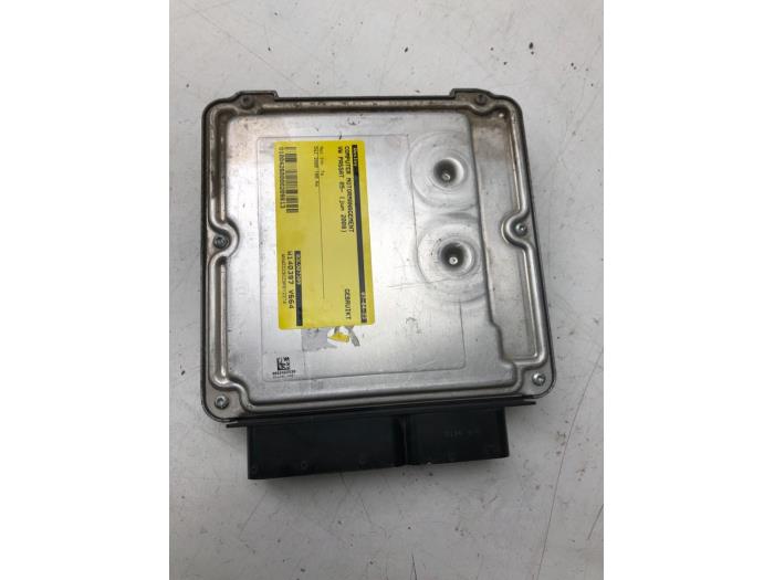 Used Engine management computer Volkswagen Passat (3C2) 2.0 TDI 16V 140 Price € 93,45 Margin scheme offered by Wessel Parts & Service B.V.