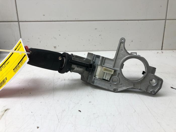 Usagé Kit télécommande Opel Astra Prix € 51,45 Règlement à la marge proposé par Wessel Parts & Service B.V.
