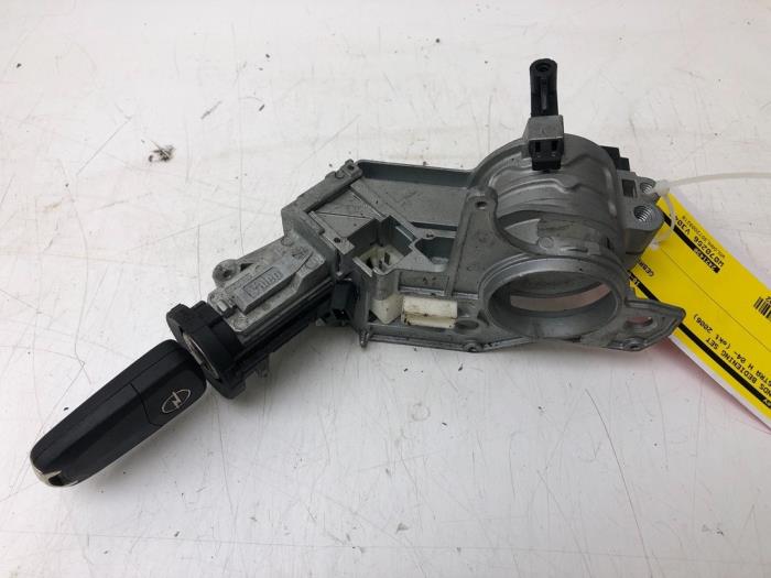 Usagé Kit télécommande Opel Astra H (L48) 1.6 16V Twinport Prix € 51,45 Règlement à la marge proposé par Wessel Parts & Service B.V.
