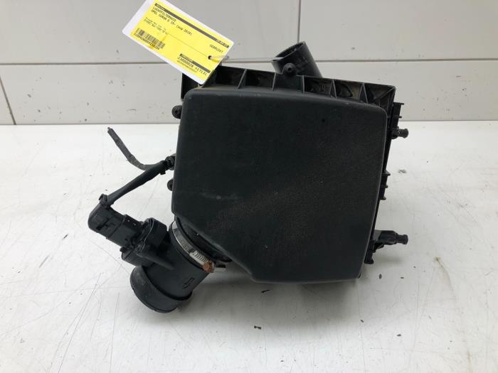 Begagnade Luftfilterhus Opel Corsa E 1.4 16V Pris € 103,95 Marginaltabell erbjuds av Wessel Parts & Service B.V.