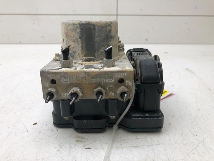 Begagnade ABS-pump Opel Corsa E 1.4 16V Pris € 51,45 Marginaltabell erbjuds av Wessel Parts & Service B.V.