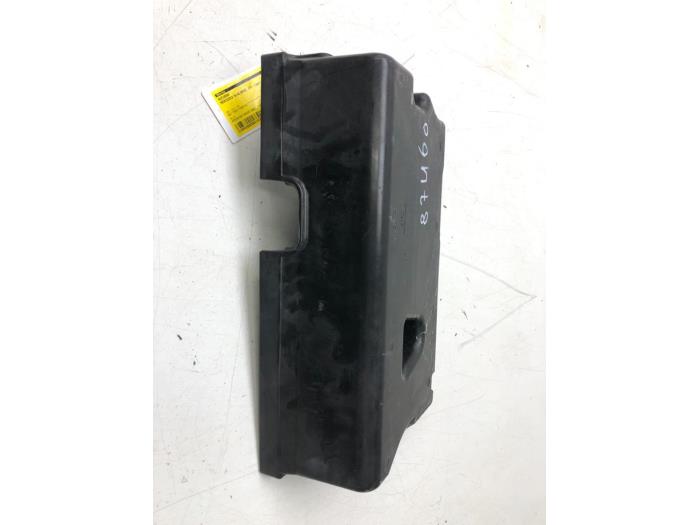 Begagnade Batterilåda Mercedes B (W247) 1.3 B-250 e Turbo 16V Pris € 40,95 Marginaltabell erbjuds av Wessel Parts & Service B.V.