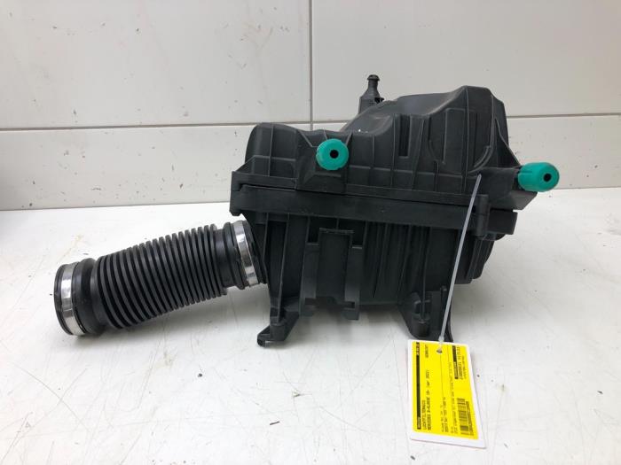 Begagnade Luftfilterhus Mercedes B (W247) 1.3 B-250 e Turbo 16V Pris på förfrågan erbjuds av Wessel Parts & Service B.V.