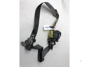 Used Seatbelt tensioner, left Kia Ceed (CDB5/CDBB) 1.4i 16V Price on request offered by Autobedrijf G.H. Wessel B.V.
