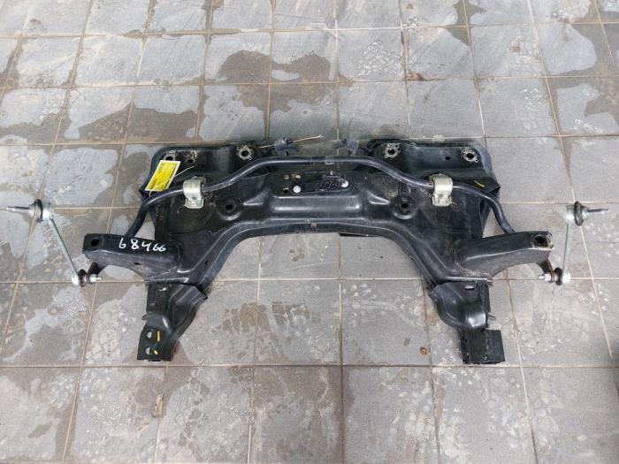 Usados Subchasis Opel Corsa E 1.4 16V Precio € 131,25 Norma de margen ofrecido por Wessel Parts & Service B.V.