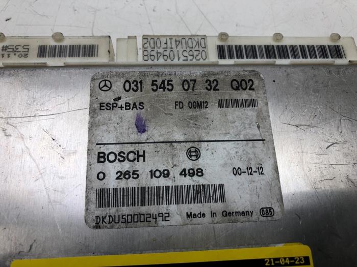 Usagé Ordinateur ESP Mercedes E (W210) 2.7 E-270 CDI 20V Prix € 51,45 Règlement à la marge proposé par Wessel Parts & Service B.V.
