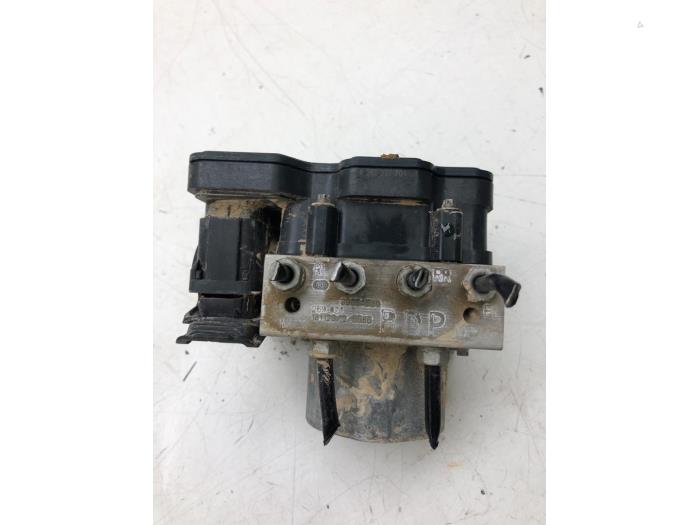 Begagnade ABS-pump Opel Corsa E 1.4 16V Pris € 51,45 Marginaltabell erbjuds av Wessel Parts & Service B.V.