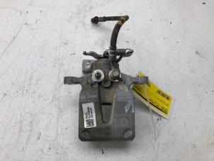 Used Rear brake calliper, left Kia Ceed (CDB5/CDBB) 1.0i T-GDi 12V Price € 59,00 Margin scheme offered by Autobedrijf G.H. Wessel B.V.