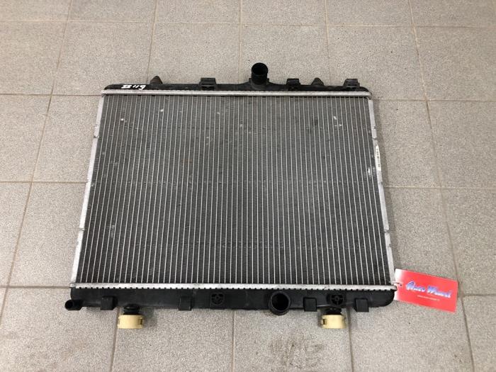 Usagé Radiateur Opel Crossland (X) 1.2 Turbo 12V Prix € 72,45 Règlement à la marge proposé par Wessel Parts & Service B.V.