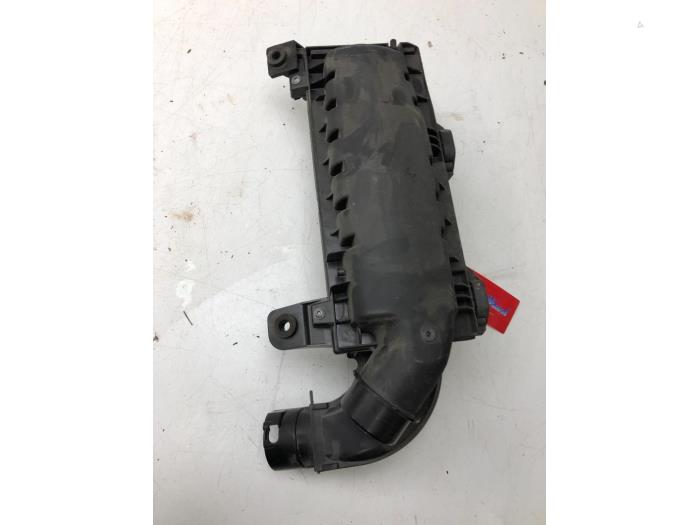Begagnade Luftfilterhus Opel Crossland (X) 1.2 Turbo 12V Pris € 30,45 Marginaltabell erbjuds av Wessel Parts & Service B.V.