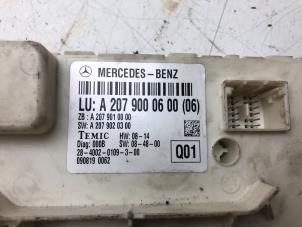 Używane Raam module Mercedes E (C207) E-350 CDI V6 24V Cena € 49,00 Procedura marży oferowane przez Autobedrijf G.H. Wessel B.V.