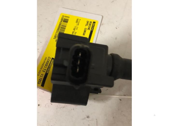 Ignition coil from a Opel Corsa F (UB/UH/UP) 1.2 Turbo 12V 100 2021
