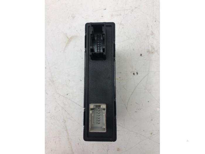 Begagnade PDC-modul Opel Signum (F48) 1.9 CDTI 16V Pris € 40,95 Marginaltabell erbjuds av Wessel Parts & Service B.V.