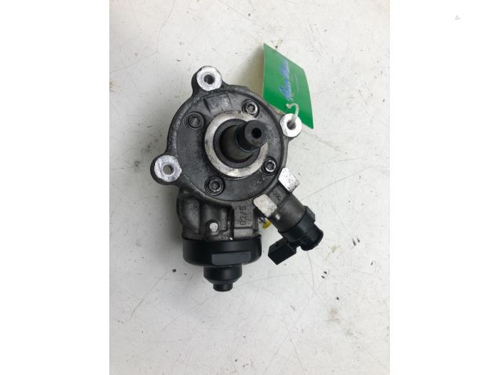 Begagnade Dieselpump Skoda Octavia Combi (5EAC) 2.0 TDI GreenTec 16V 4x4 Pris € 189,00 Marginaltabell erbjuds av Wessel Parts & Service B.V.