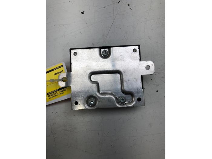 Usagé Module pompe carburant Mercedes C Estate (S205) C-200 BlueTEC, C-200 d 1.6 16V Prix € 40,95 Règlement à la marge proposé par Wessel Parts & Service B.V.