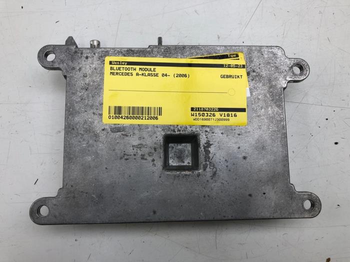 Begagnade Bluetooth-modul Mercedes A (W169) 2.0 A-180 CDI 16V Pris € 40,95 Marginaltabell erbjuds av Wessel Parts & Service B.V.