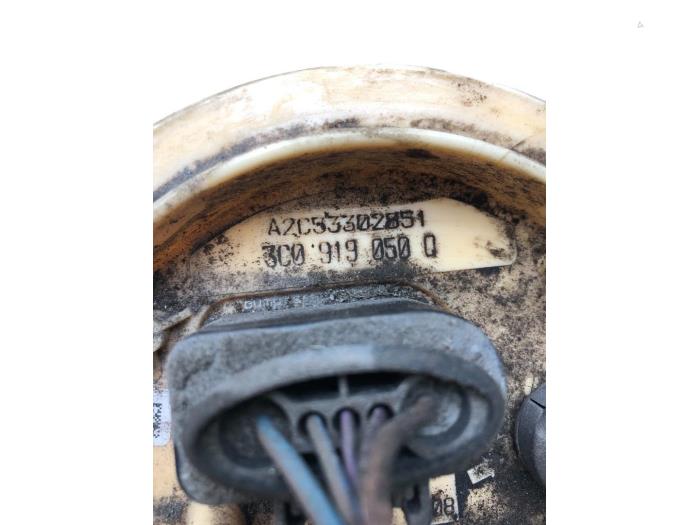 Usagé Pompe carburant électrique Volkswagen Passat Variant (3C5) 2.0 TDI 16V 170 Prix € 51,45 Règlement à la marge proposé par Wessel Parts & Service B.V.