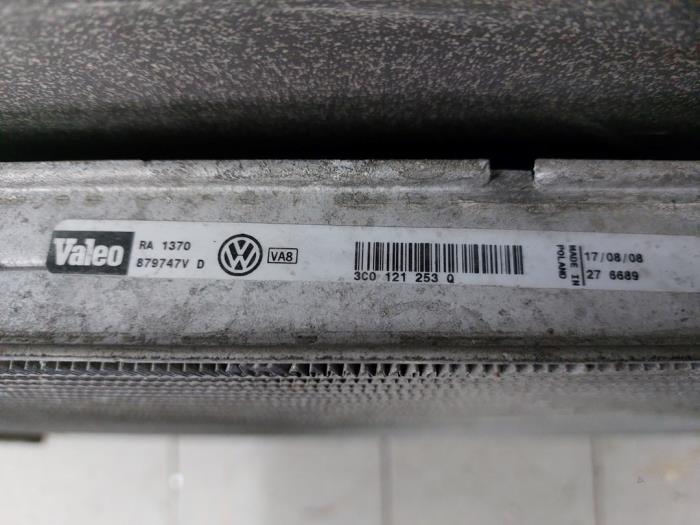 Radiateur d'un Volkswagen Passat Variant (3C5) 2.0 TDI 16V 170 2008