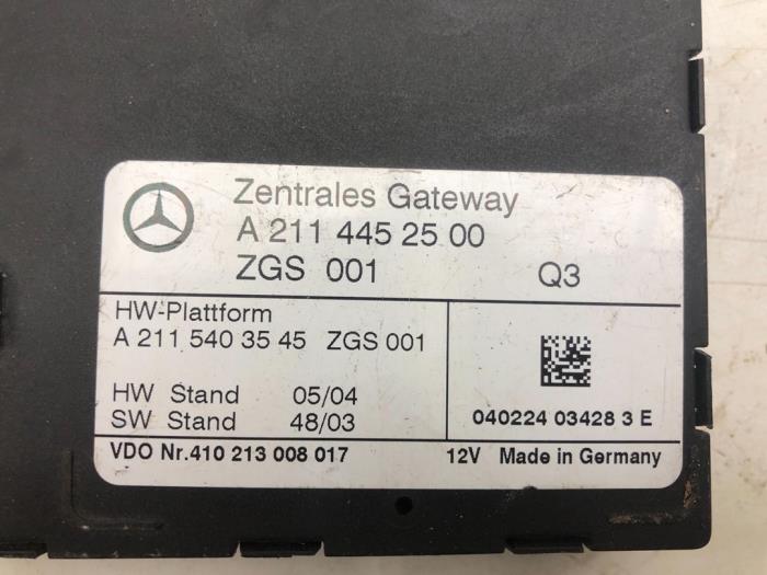 Module Gateway d'un Mercedes-Benz E Combi (S211) 2.2 E-220 CDI 16V 2004