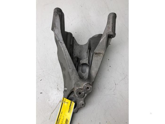 Gebrauchte Motorlager Volkswagen Transporter T6 2.0 TDI 150 Preis € 72,45 Margenregelung angeboten von Wessel Parts & Service B.V.