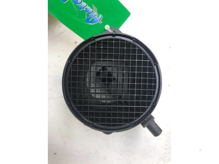 Used Airflow meter Volkswagen Passat Variant (3C5) 2.0 TDI 16V 170 Price € 40,95 Margin scheme offered by Wessel Parts & Service B.V.