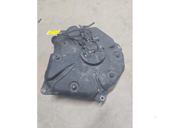 Gebrauchte Adblue Tank Mercedes E Estate (S212) E-350 CDI BlueTEC 3.0 V6 24V 4-Matic Preis € 418,95 Margenregelung angeboten von Wessel Parts & Service B.V.