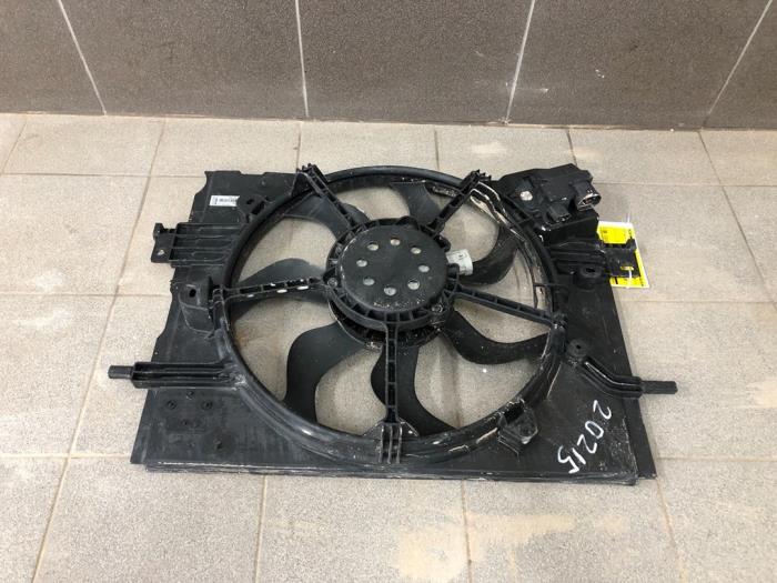 Fan motor from a Nissan Micra (K14) 1.0 IG-T 100 2019