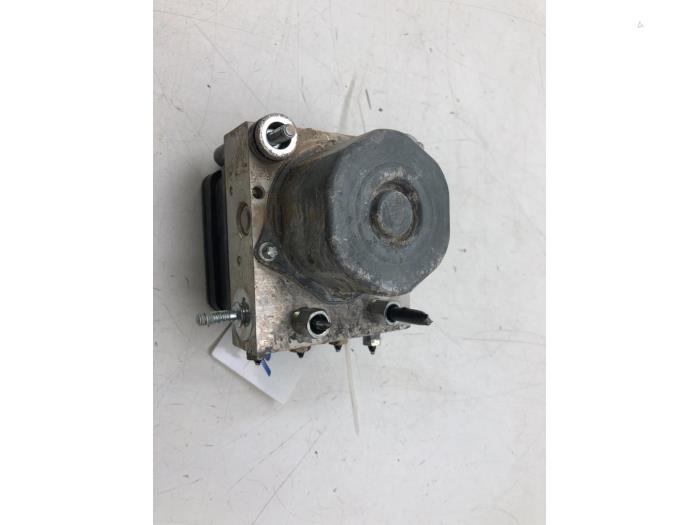 Używane Pompa ABS Nissan Micra (K14) 1.0 IG-T 100 Cena € 103,95 Procedura marży oferowane przez Wessel Parts & Service B.V.