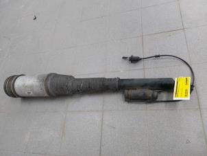 Used Rear shock absorber, right Mercedes S (W220) 4.0 S-400 CDI Price € 125,00 Margin scheme offered by Autobedrijf G.H. Wessel B.V.
