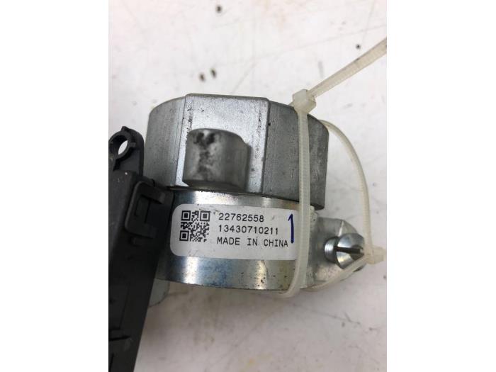 Begagnade Fjärrkontrollset Opel Astra J Sports Tourer (PD8/PE8/PF8) 1.7 CDTi 16V Pris € 61,95 Marginaltabell erbjuds av Wessel Parts & Service B.V.