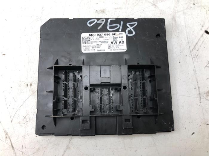 Used Body control computer Volkswagen Passat (3G2) 1.6 TDI 16V Price € 145,95 Margin scheme offered by Wessel Parts & Service B.V.