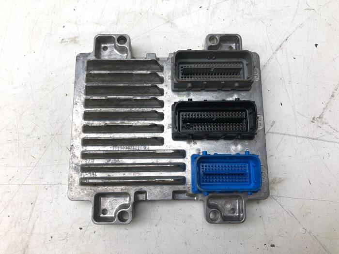 Used Engine management computer Opel Corsa E 1.4 Turbo 16V Price € 183,75 Margin scheme offered by Wessel Parts & Service B.V.