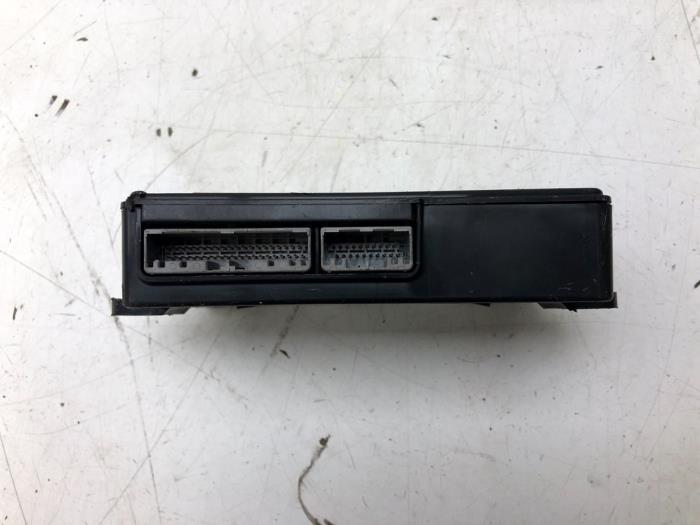 Używane Modul keyless vehicle Landrover Range Rover III (LM) 3.6 TDV8 32V Cena € 51,45 Procedura marży oferowane przez Wessel Parts & Service B.V.