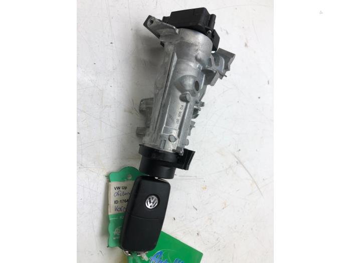 Usagé Kit télécommande Volkswagen Up! (121) 1.0 12V 60 Prix € 51,45 Règlement à la marge proposé par Wessel Parts & Service B.V.