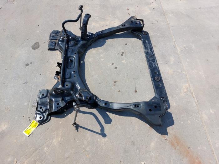 Subframe from a Nissan Micra (K14) 1.0 IG-T 100 2019