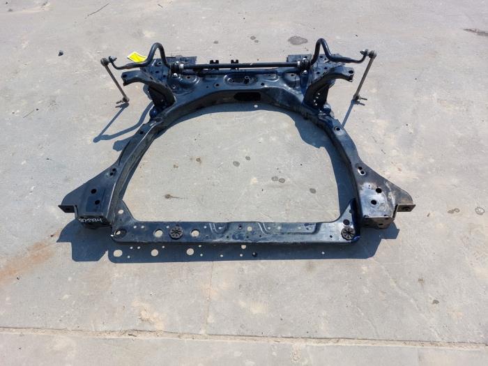 Subframe from a Nissan Micra (K14) 1.0 IG-T 100 2019