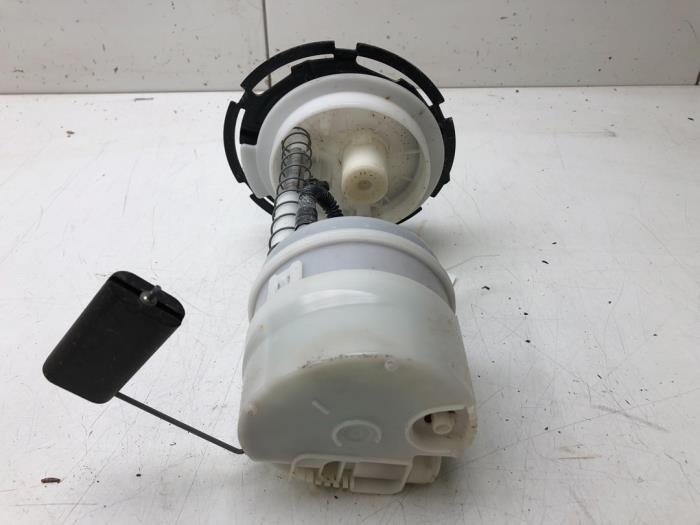 Kraftstoffpumpe Elektrisch van een Nissan Micra (K14) 1.0 IG-T 100 2019