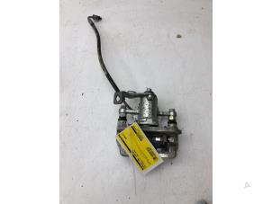Used Rear brake calliper, left Kia Stonic (YB) 1.0i T-GDi 12V Price € 59,00 Margin scheme offered by Autobedrijf G.H. Wessel B.V.