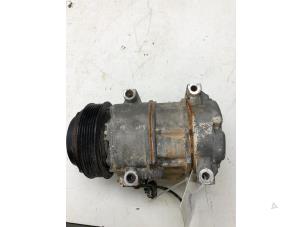 Used Air conditioning pump Kia Stonic (YB) 1.0i T-GDi 12V Price on request offered by Autobedrijf G.H. Wessel B.V.