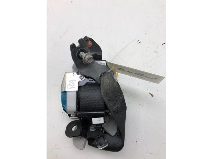 Rear seatbelt tensioner, right from a Kia Stonic (YB) 1.0i T-GDi 12V 2019