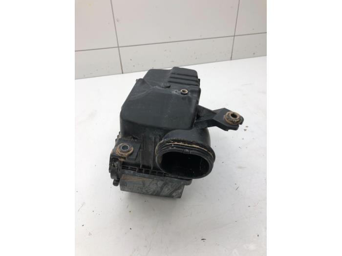 Begagnade Luftfilterhus Kia Stonic (YB) 1.0i T-GDi 12V Pris € 51,45 Marginaltabell erbjuds av Wessel Parts & Service B.V.