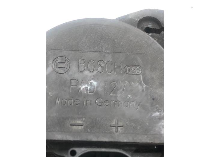 Używane Pompa wodna Mercedes S (222.0/222.1) 3.0 S-400d 4-Matic Cena € 51,45 Procedura marży oferowane przez Wessel Parts & Service B.V.