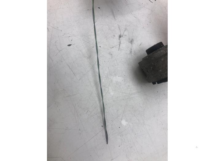 Begagnade Främre gaffelben, höger Mercedes S (222.0/222.1) 3.0 S-400d 4-Matic Pris € 156,45 Marginaltabell erbjuds av Wessel Parts & Service B.V.
